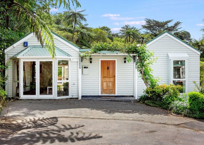  at 102a Miromiro Road, Normandale, Lower Hutt, Wellington