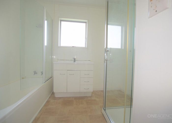  at 46 Hindmarsh Street, Henderson, Waitakere City, Auckland