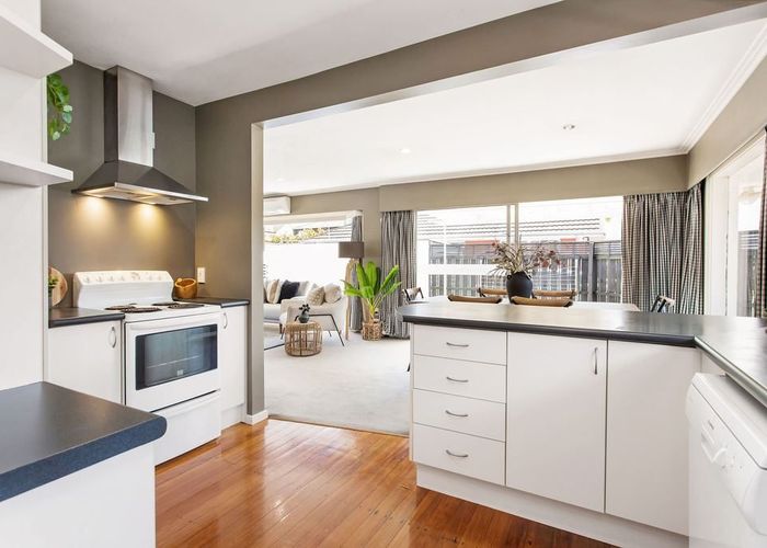  at 33 Church Lane, Merivale, Christchurch