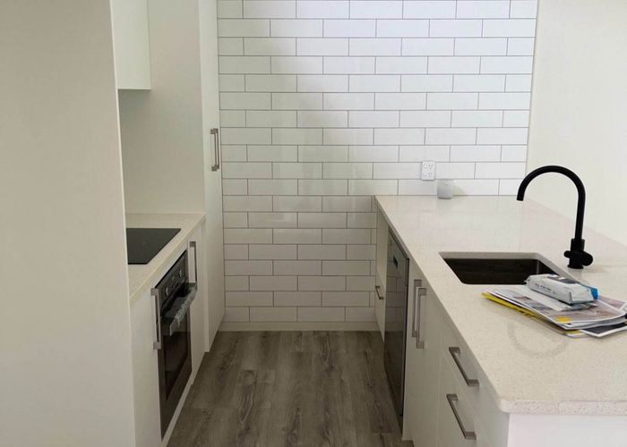  at 23J Hendry Avenue, Hillsborough, Auckland