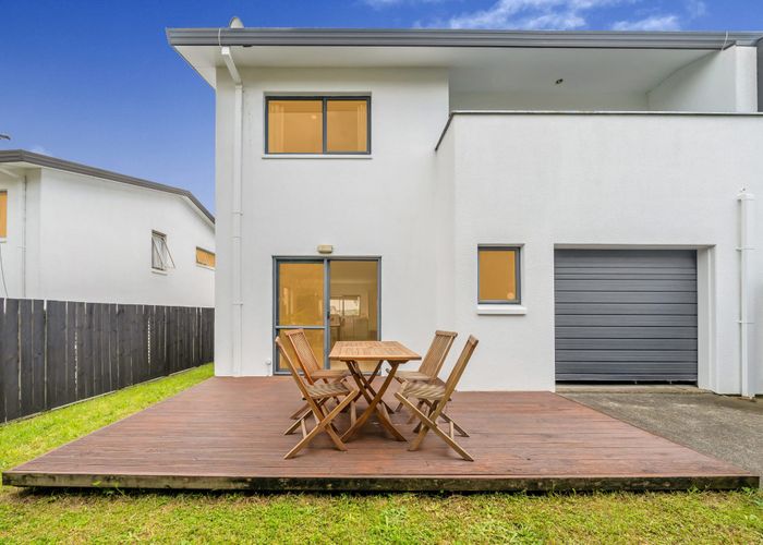  at 9 Butia Avenue, Henderson, Auckland