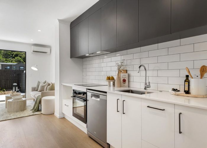  at 9 Ngakete Crescent, Glenfield, North Shore City, Auckland