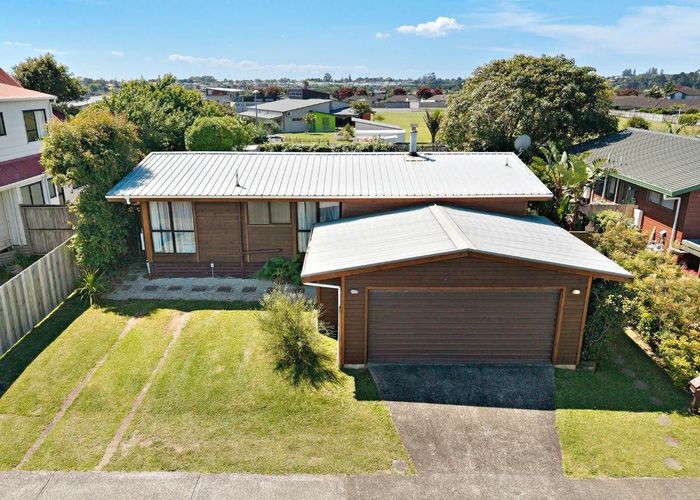  at 33 Hadley Wood Drive, Wattle Downs, Manukau City, Auckland