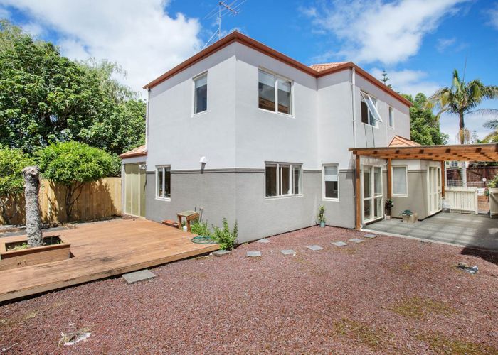  at 1 Stolford Crescent, New Lynn, Waitakere City, Auckland