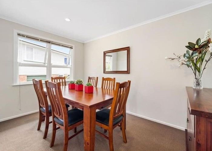  at 8 Arrow Road, Forrest Hill, North Shore City, Auckland