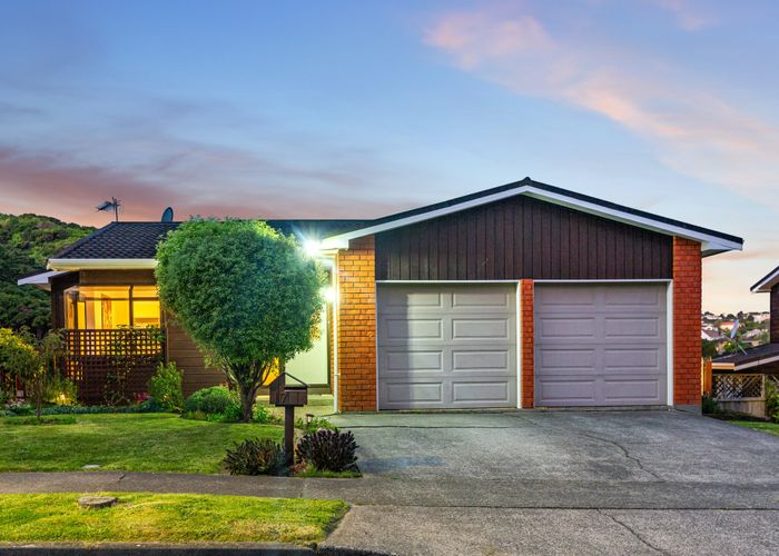  at 17 Shackle Lane, Whitby, Porirua