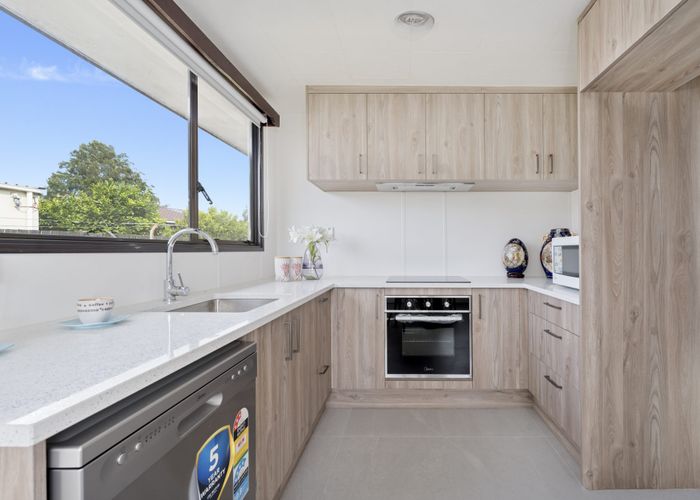  at 11 Starforth Place, Henderson, Auckland
