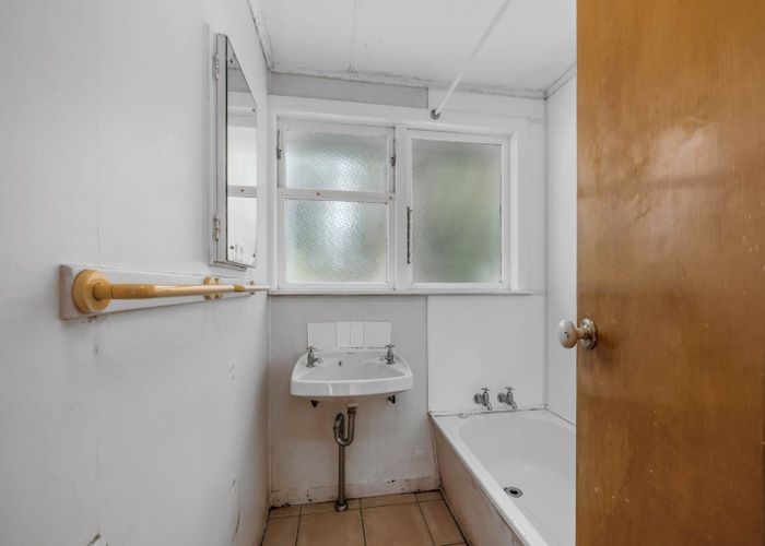  at 12A Handley Avenue, Narrow Neck, Auckland