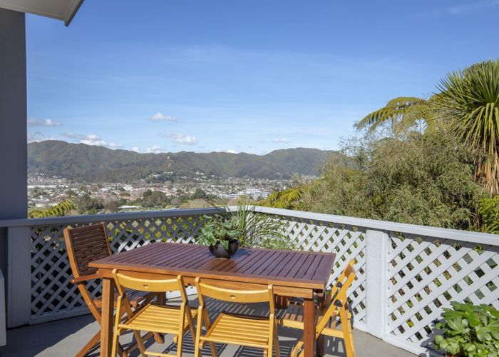  at 4 Sunshine Crescent, Kelson, Lower Hutt