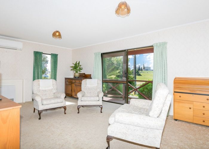  at 32 Foster Road, Temple View, Hamilton
