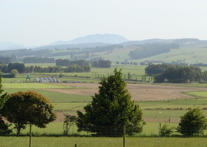  at 1302 Dipton-Winton Highway, BENMORE, WINTON