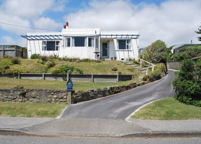  at 128 The Parade, Paekakariki