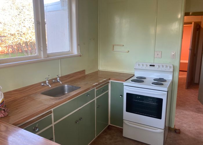  at 10 Fairbank Avenue, Stratford, Stratford