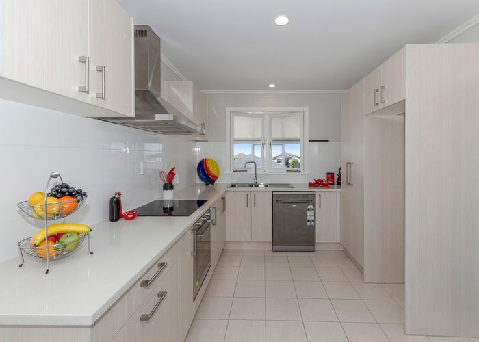  at 106 Simpson Road, Henderson Valley, Auckland