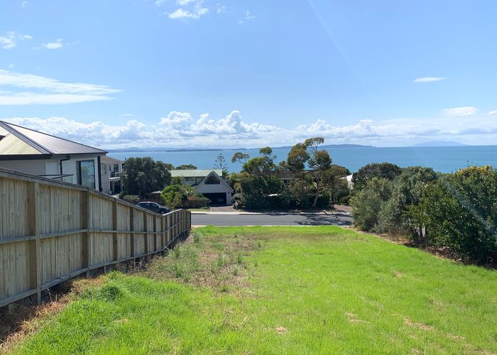  at 113 Pacific Parade, Army Bay, Whangaparaoa