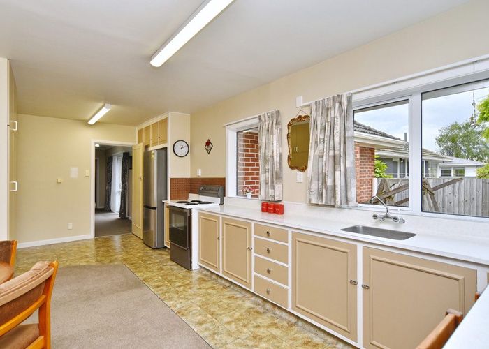  at 18 Farrington Avenue, Bishopdale, Christchurch