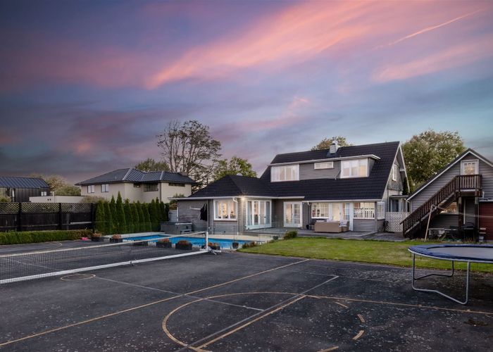  at 14 Memorial Avenue, Ilam, Christchurch