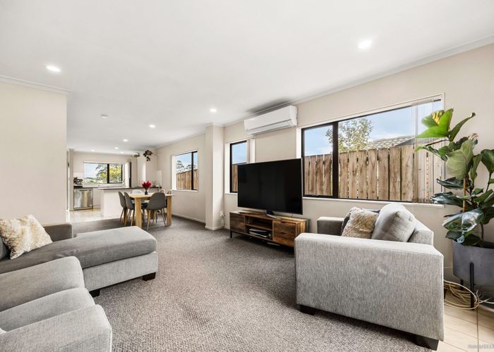  at 84A Naylors Drive, Mangere, Auckland