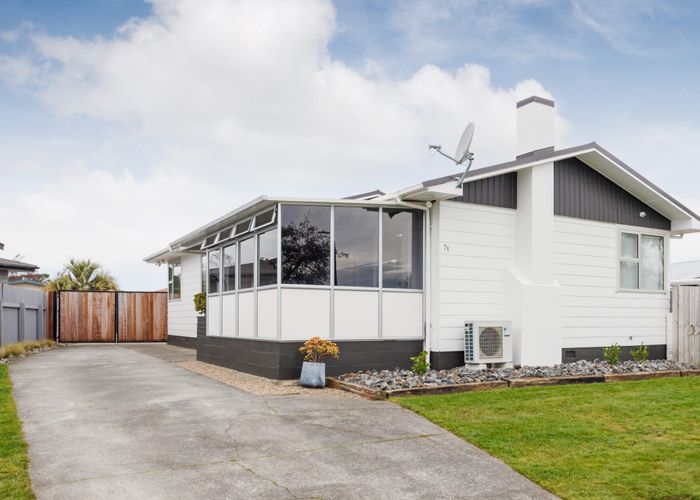  at 71 Lockhart Avenue, Milson, Palmerston North