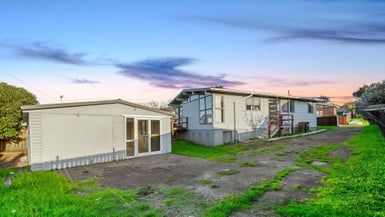  at 25 Darnell Crescent, Clover Park, Auckland