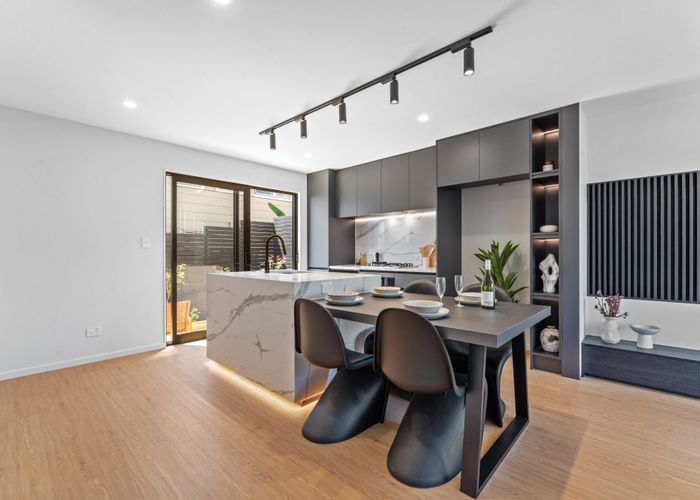  at 2/42 Velma Road, Hillcrest, North Shore City, Auckland