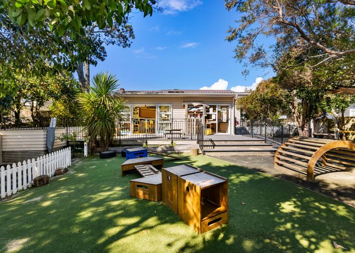  at 6 Folkestone Street, Murrays Bay, North Shore City, Auckland