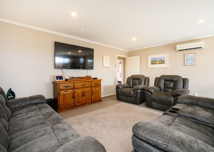  at 7 Medallion Court, Kelvin Grove, Palmerston North