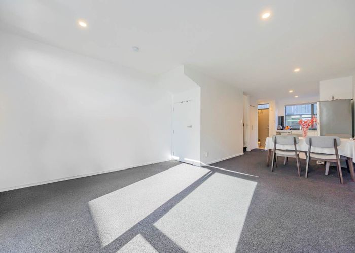  at 15/15 Chivalry Road, Glenfield, North Shore City, Auckland