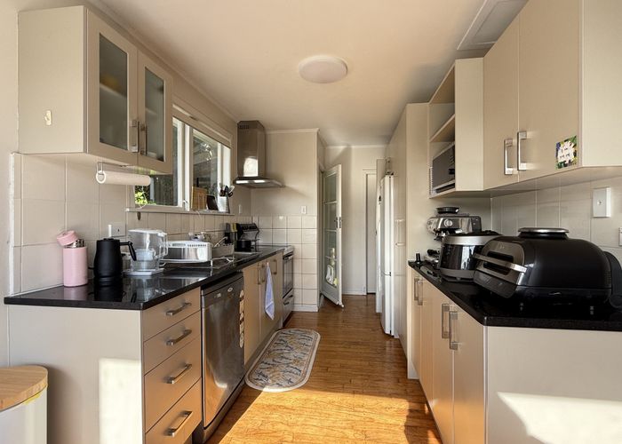  at 9 Linwood Ave, Forrest Hill, North Shore City, Auckland