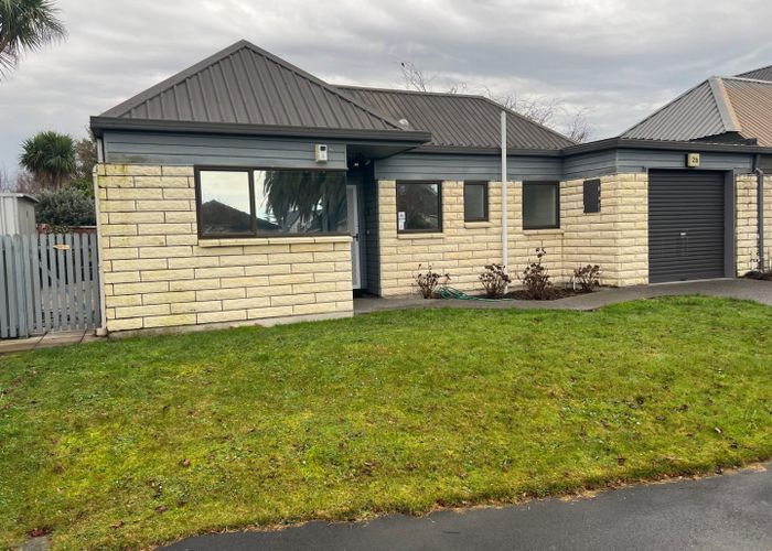  at 2/2 Wakelin Place, Redwood, Christchurch