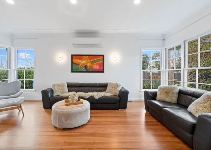  at 44 Lake Pupuke Drive, Takapuna, Auckland