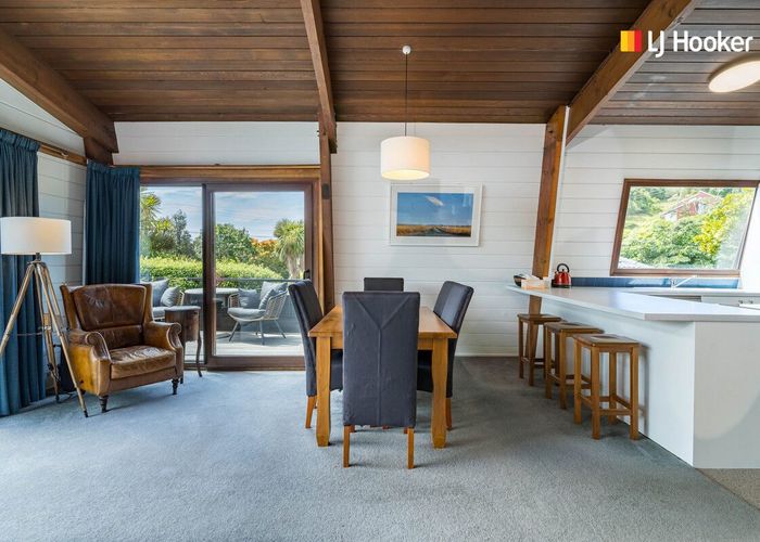  at 4 Barling Street, Macandrew Bay, Dunedin
