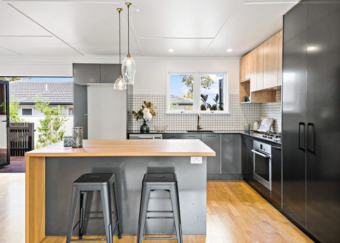  at 8 Steen Place, Māngere Bridge, Auckland