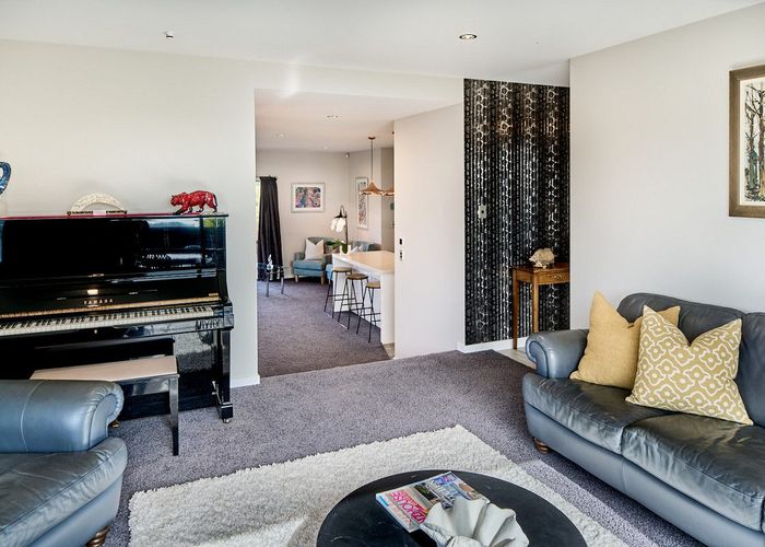 at 154 Endeavour Drive, Whitby, Porirua