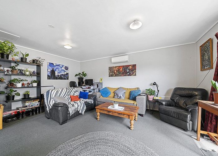  at B/15 Gribble Grove, Stokes Valley, Lower Hutt