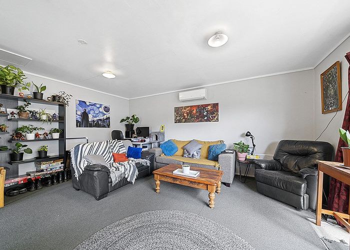  at B/15 Gribble Grove, Stokes Valley, Lower Hutt