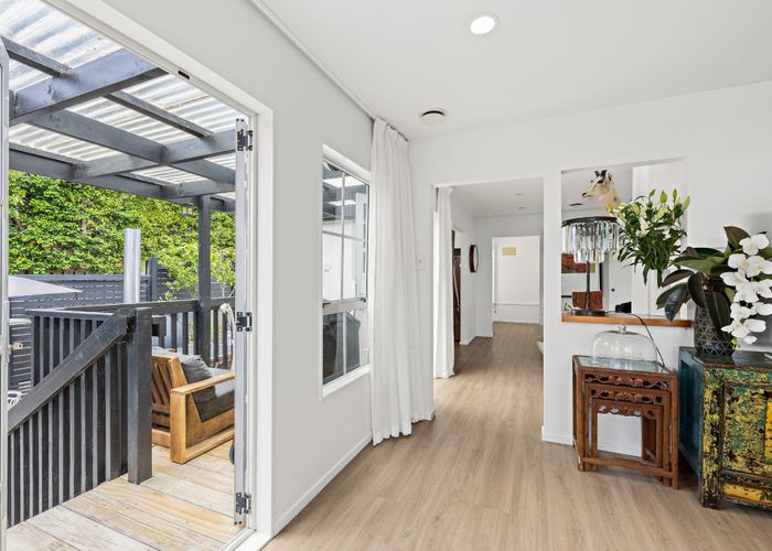  at 1/35 Newhaven Terrace, Mairangi Bay, North Shore City, Auckland