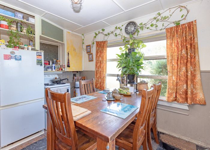  at 37 Creek Road, Mangamahu