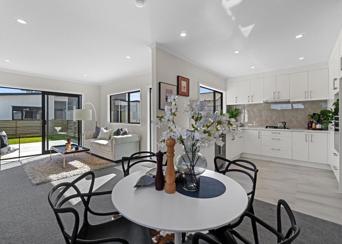  at 2/10 Ekara Road, Flagstaff, Hamilton