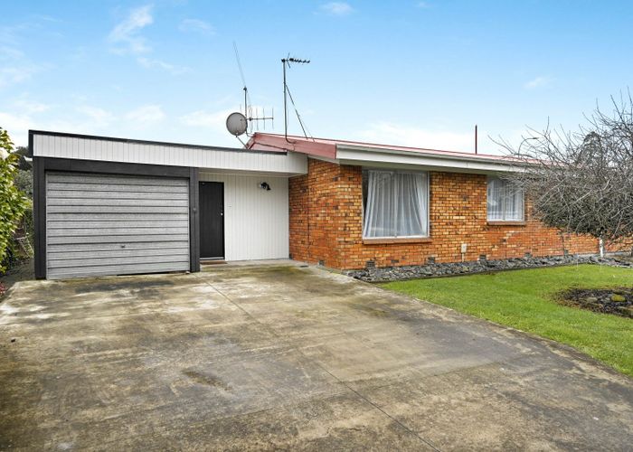  at 10 Hibiscus Avenue, Hamilton Lake, Hamilton, Waikato