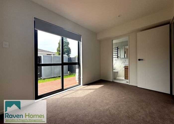  at 4/25 Taikata Rd, Te Atatu Peninsula, Waitakere City, Auckland
