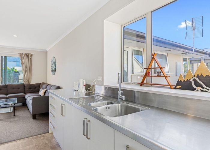  at 2/319 Bealey Avenue, City Centre, Christchurch City, Canterbury