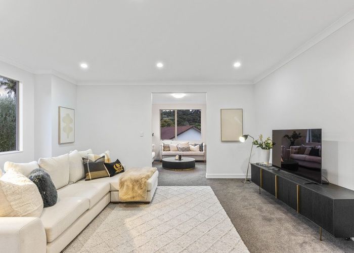  at 24 George Deane Place, Greenhithe, Auckland