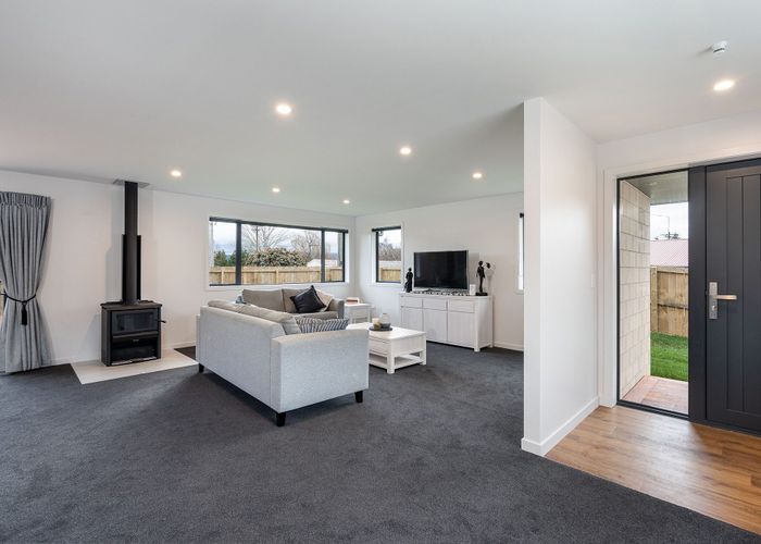  at 2 Margate Street, Waihola, Milton