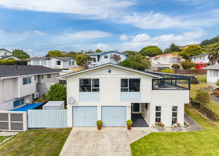  at 123 Spinnaker Drive, Whitby, Porirua