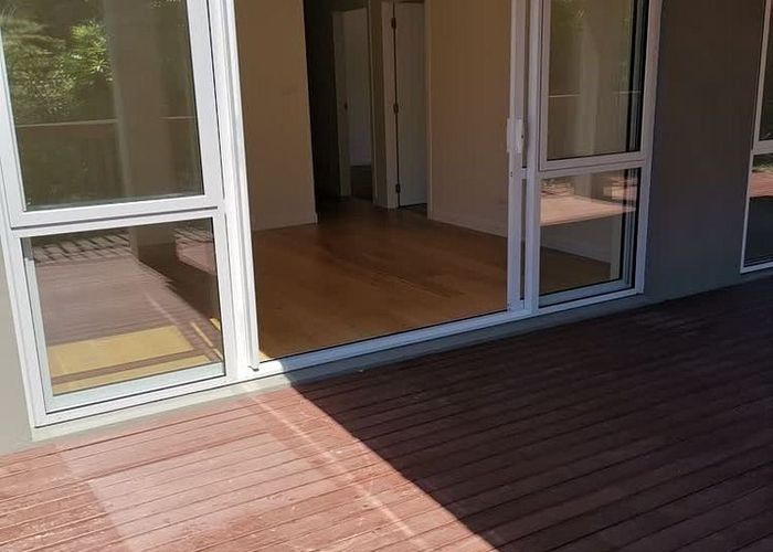  at 16 Para Close, Fairview Heights, North Shore City, Auckland