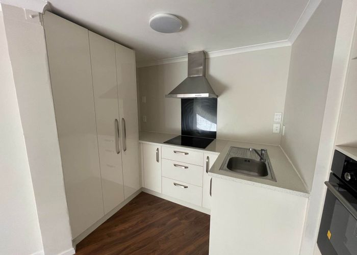  at 40a Glennandrew Drive, Half Moon Bay, Manukau City, Auckland