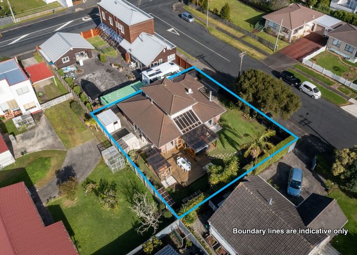  at 2/42 Bayswater Avenue, Bayswater, Auckland