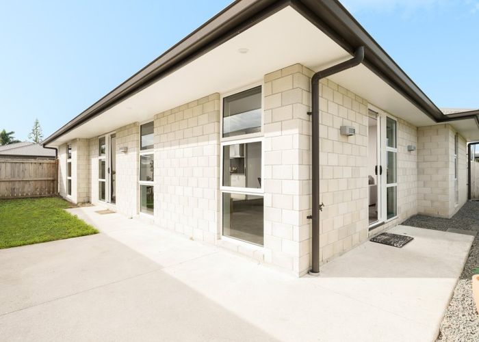  at 8 Westhill Lane, Papamoa Beach, Papamoa