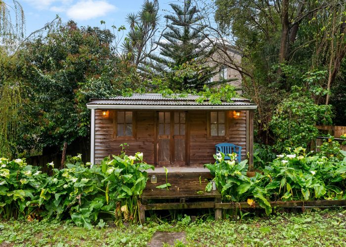  at 33 Churchill Road, Cockle Bay, Manukau City, Auckland